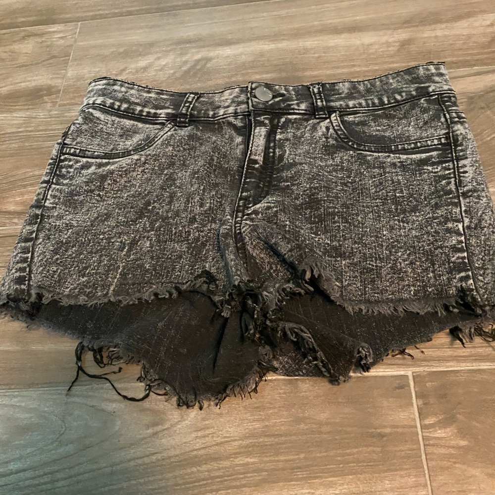 grey/black denim shorts